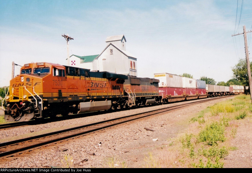 BNSF 7530 East